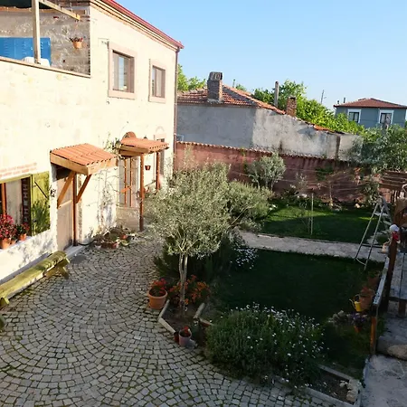 Mutlu Koey'de Sakinligin Adresi Сasa de vacaciones Ayvalı